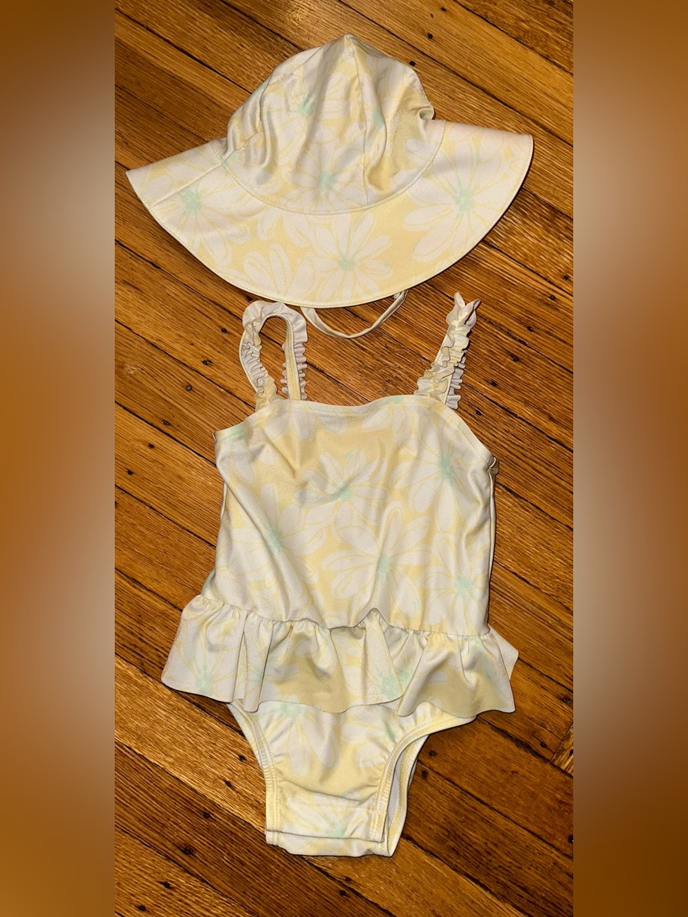 GAP kids One-Piece Swimsuit with Sun Hat size 18-24m